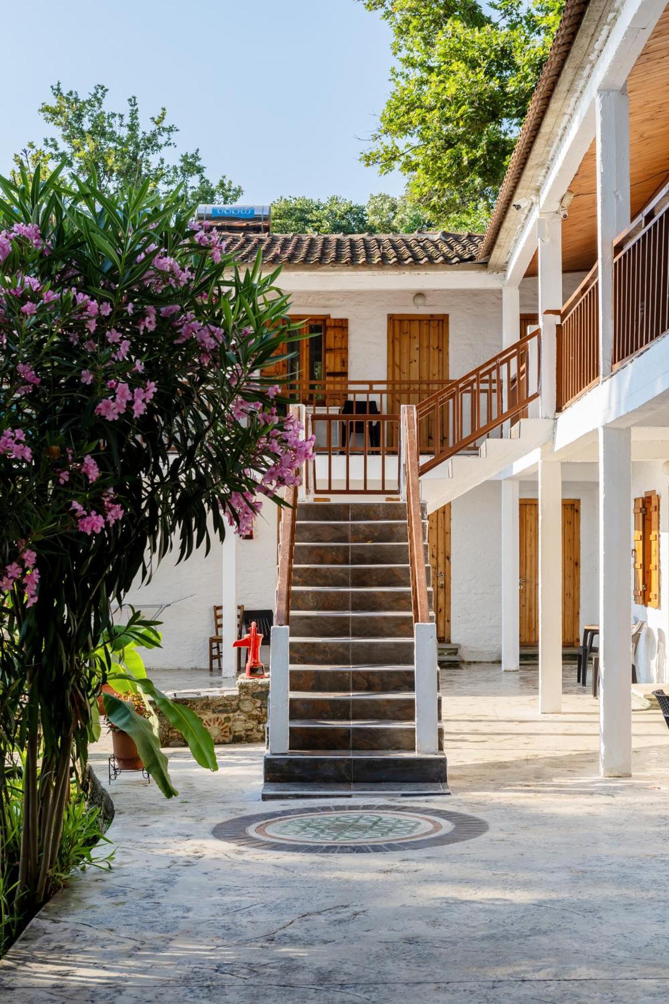 Hotel Kokkino Nero Exterior foto